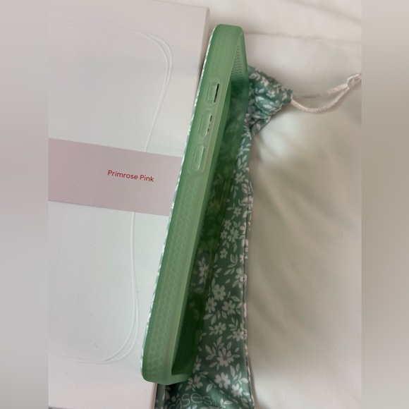 Loopy Case iPhone 16 Pro Sage Floral - Picture 5 of 8